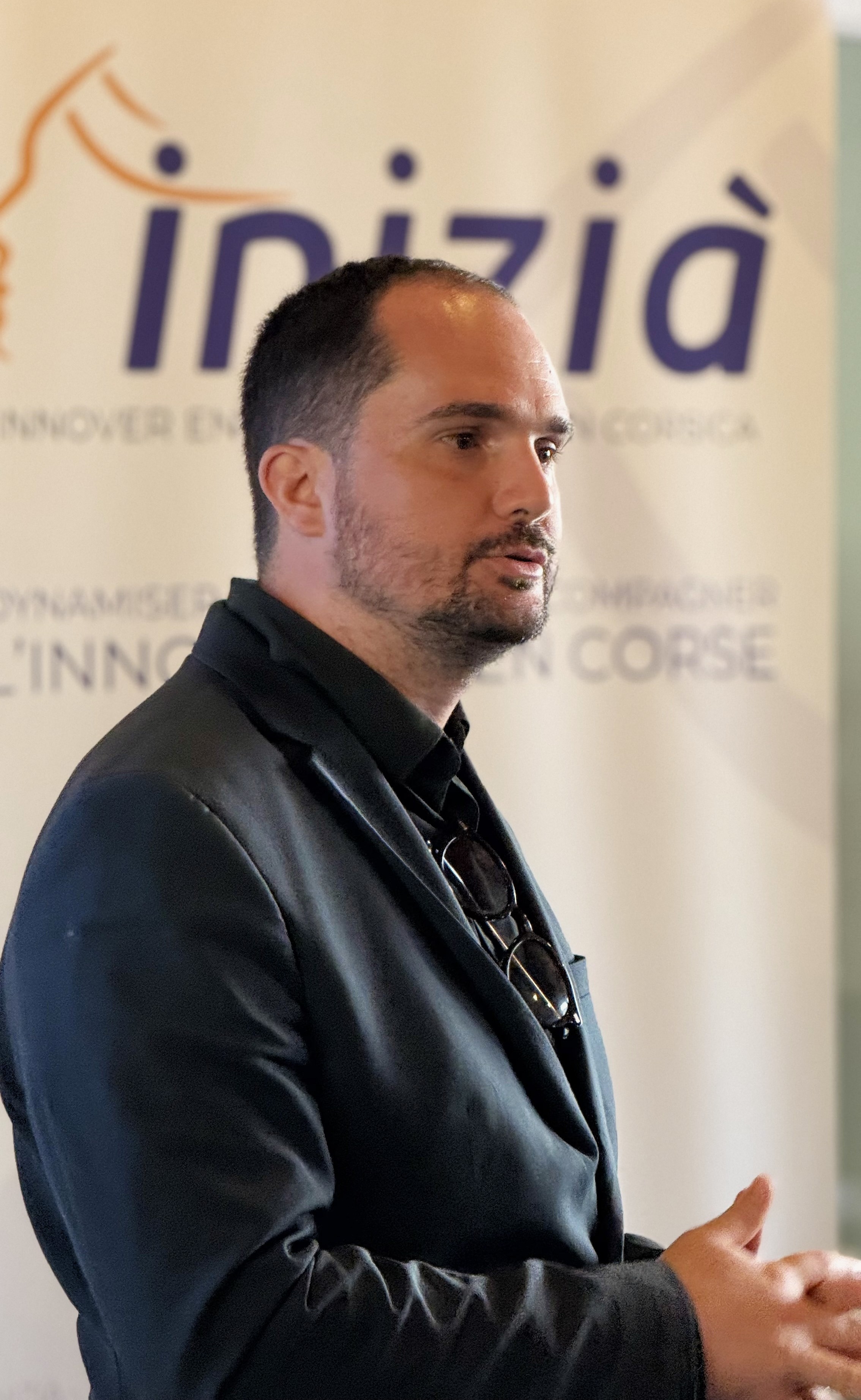 Sebastien Gilabert, Fondateur de Missia Care - Signature convention mission ecoconception INIZIÀ-ADEME 